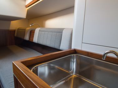 essence 33 interior 2c